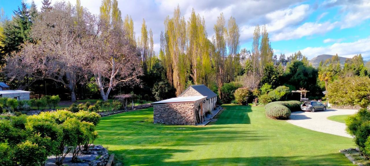Queensberry Inn Bagian luar foto