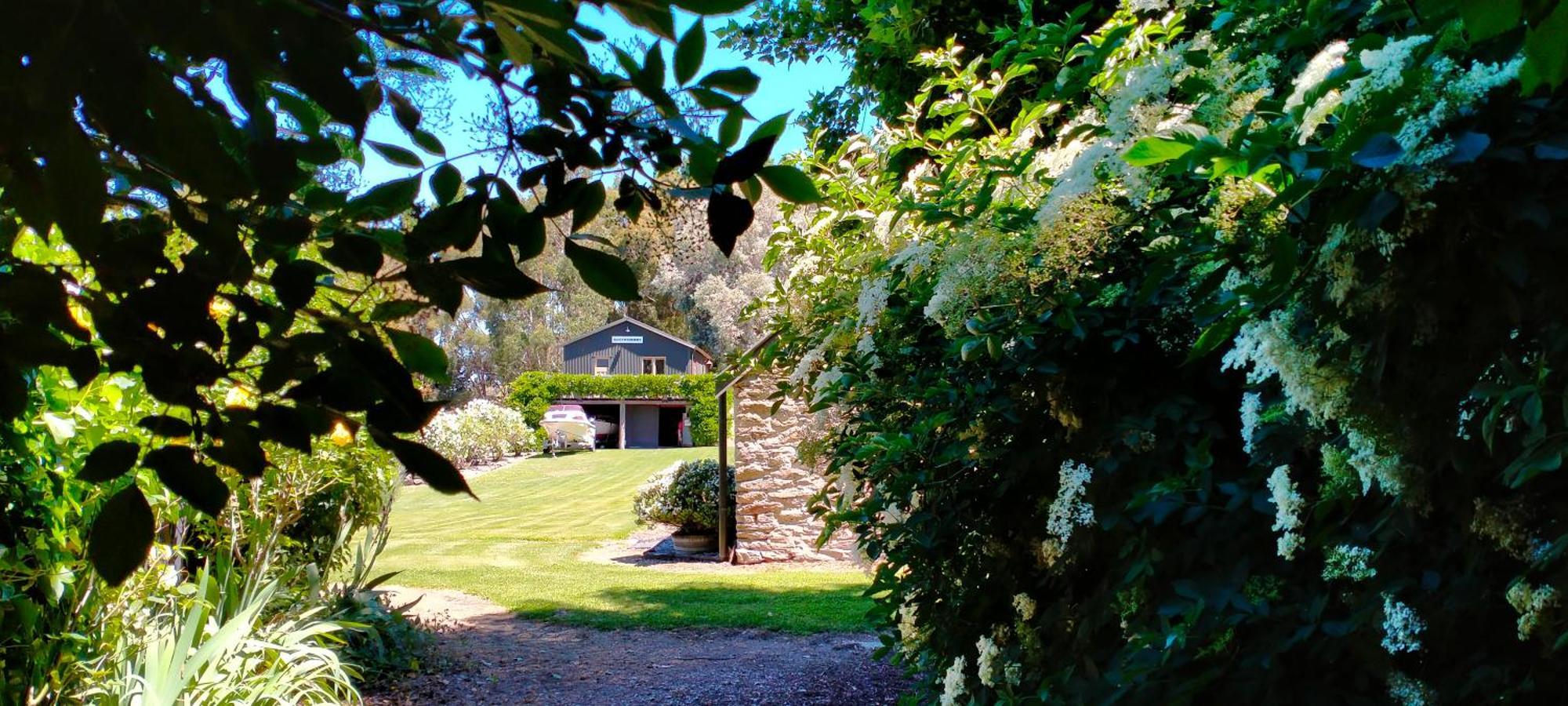Queensberry Inn Bagian luar foto