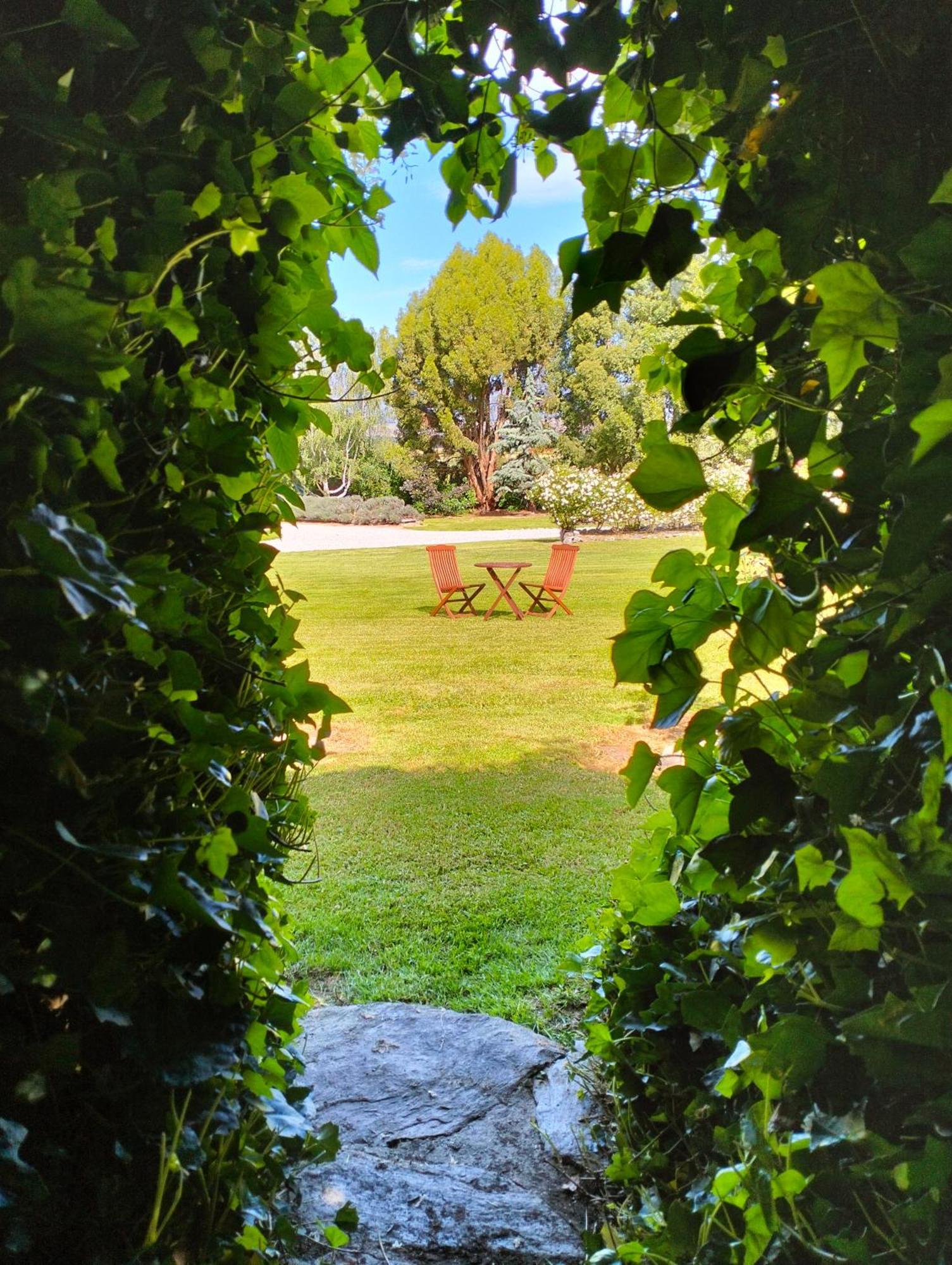 Queensberry Inn Bagian luar foto