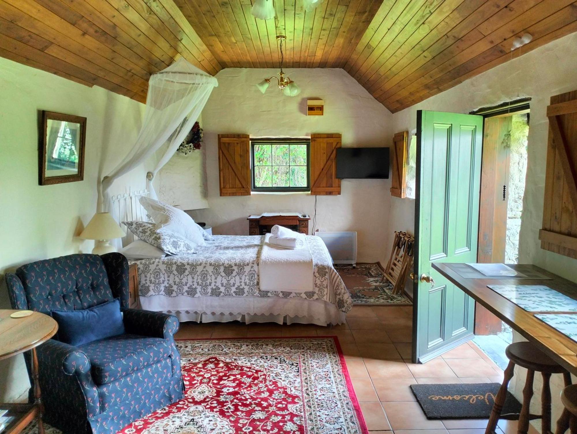 Queensberry Inn Bagian luar foto