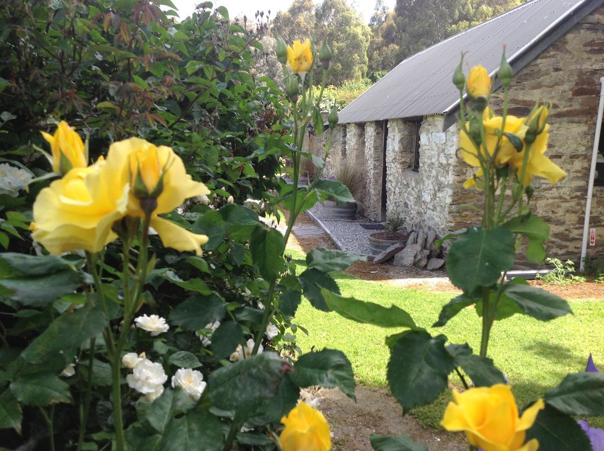 Queensberry Inn Bagian luar foto